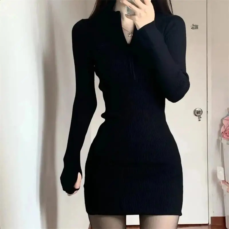 Robes à manches longues pour femmes noires Sexy Club Bodycon Mini Robe Y2K High Wames Dames coréen Robe courte basique automne hiver 240822