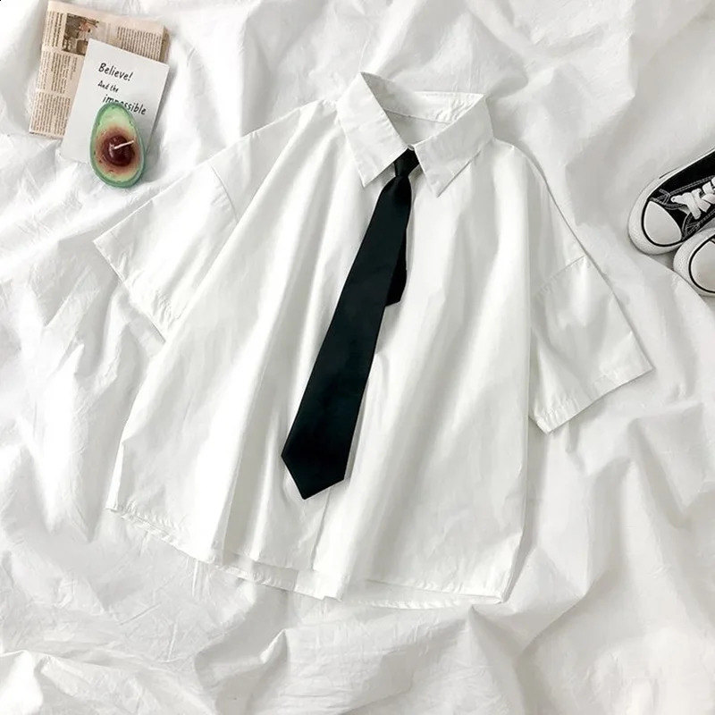 Dayifun 2023 White Shirt Femmes Blusas Blouse à revers à manches courtes avec cravate japonaise étudiante d'été d'été