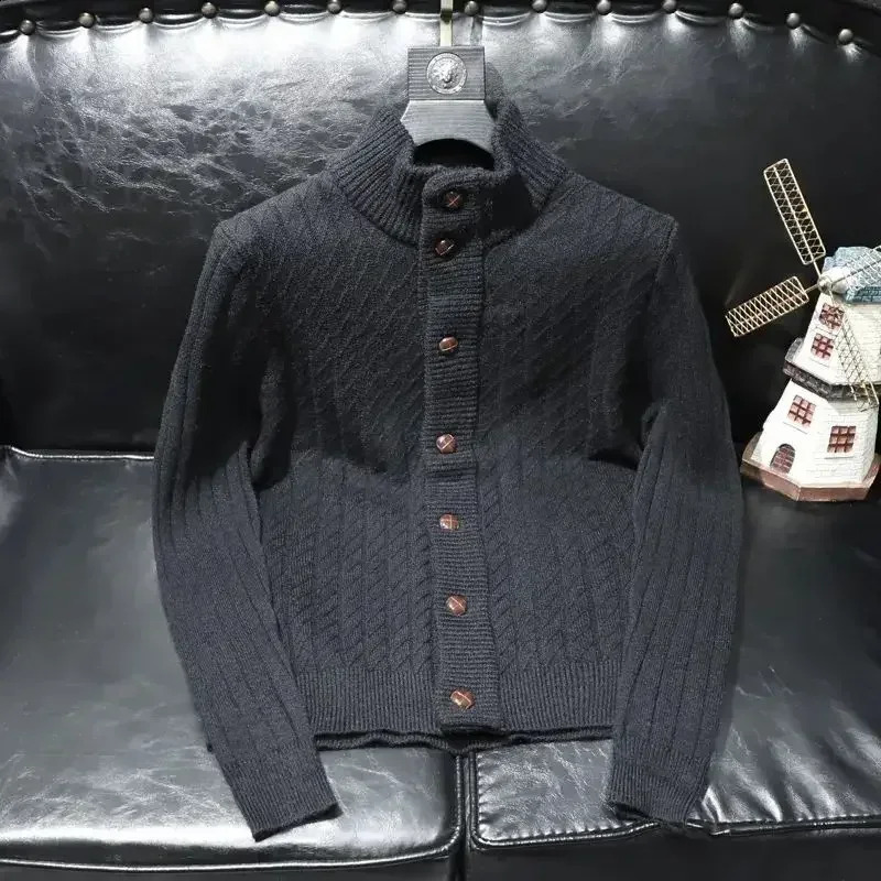 Pull en tricot masculin à col ordinaire Vêtements pour hommes cardigan noir couleur solide grande taille laine de grande taille Produits hiver 24