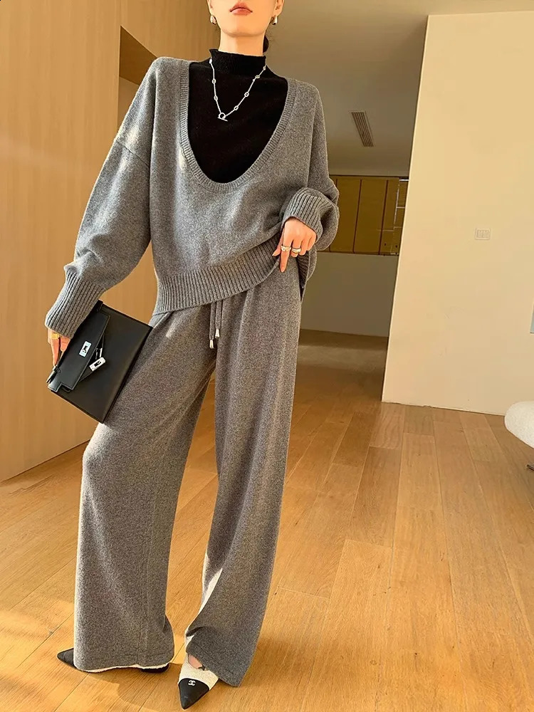 Ensemble de style gris paresseux pour femmes / vacances d'hiver Top en laine en deux pièces avec pantalon décontracté haute taille set 240821
