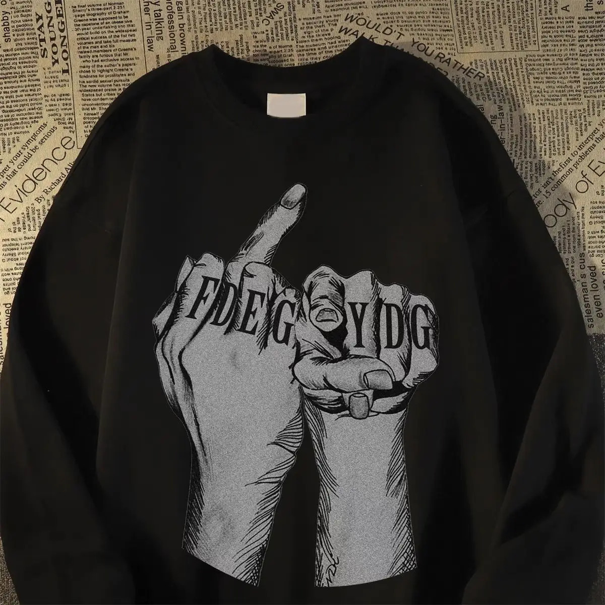 European and American fist print round neck sweatshirts for men and women autumn and winter American retro high street oversize 240821