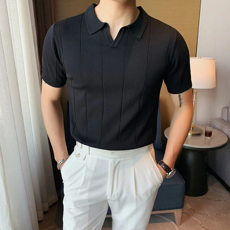 Summer High-end British Casual Business Ruffian Handsome Minimalist V-neck Pit Striped Ice Silk Knitted Polo Shirt for Men 240821