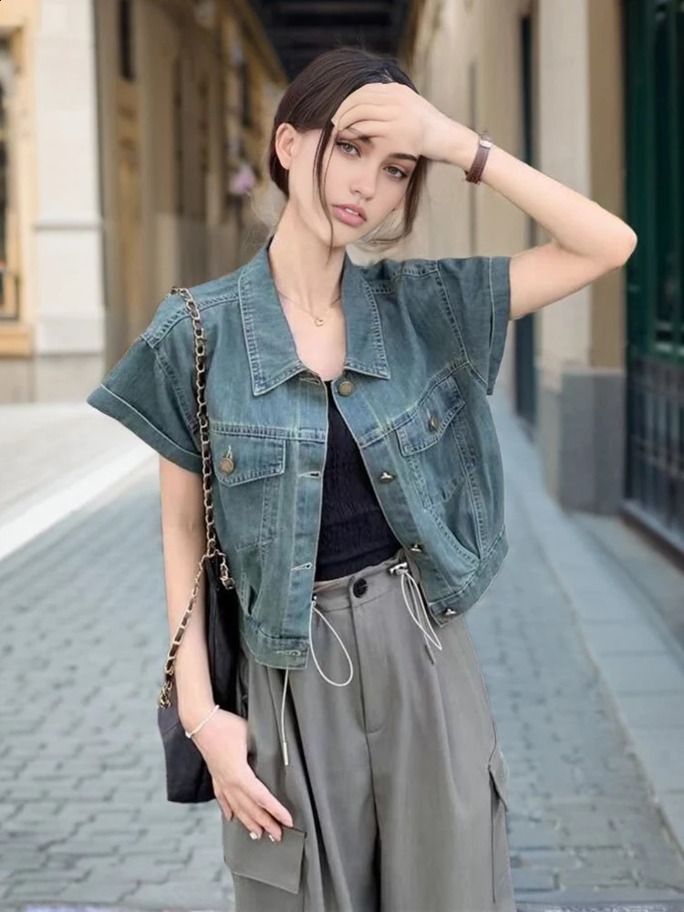 American Retro Womens Short Denim Waistcoat With Pockets Summer Streetwear Sleeveless Jackets Jeans Vest Female 240822