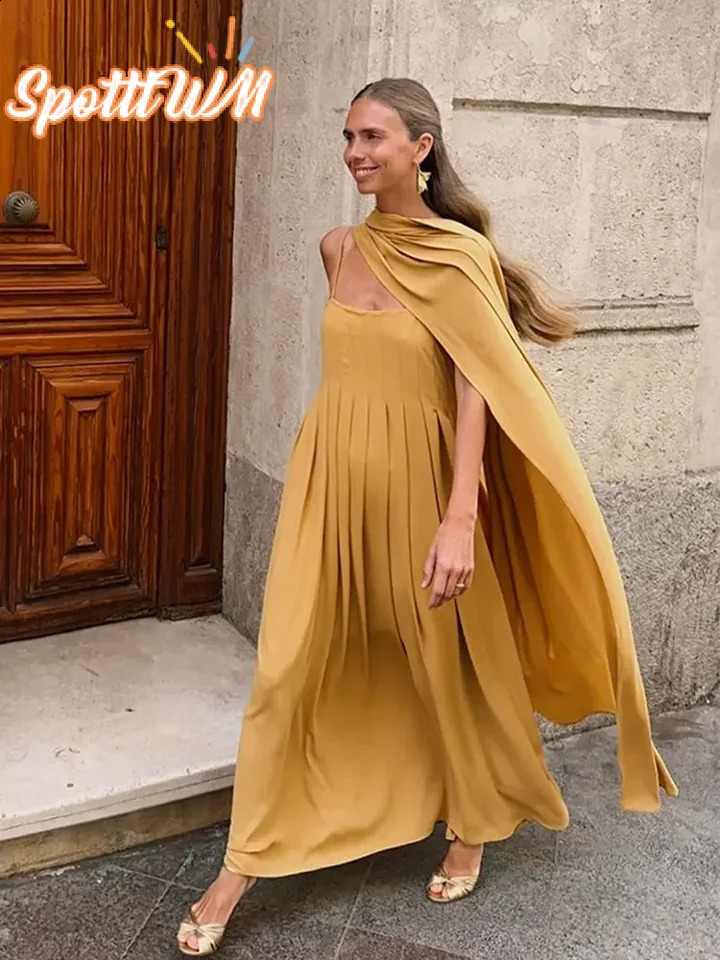 Robe camisole plissée d'été Cap Cape Fashion Solide épaule lâche Hémour Long Jupe 2024 Venture de vacances à la mode à la mode 240822