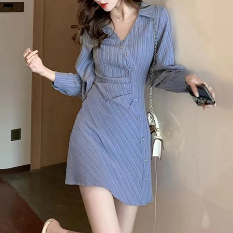 Printemps automne en V-Col à col à manches longues Mini robe femme femme High Street Striped Robes Elegant Slim All-Match Chic Vestidos 240822