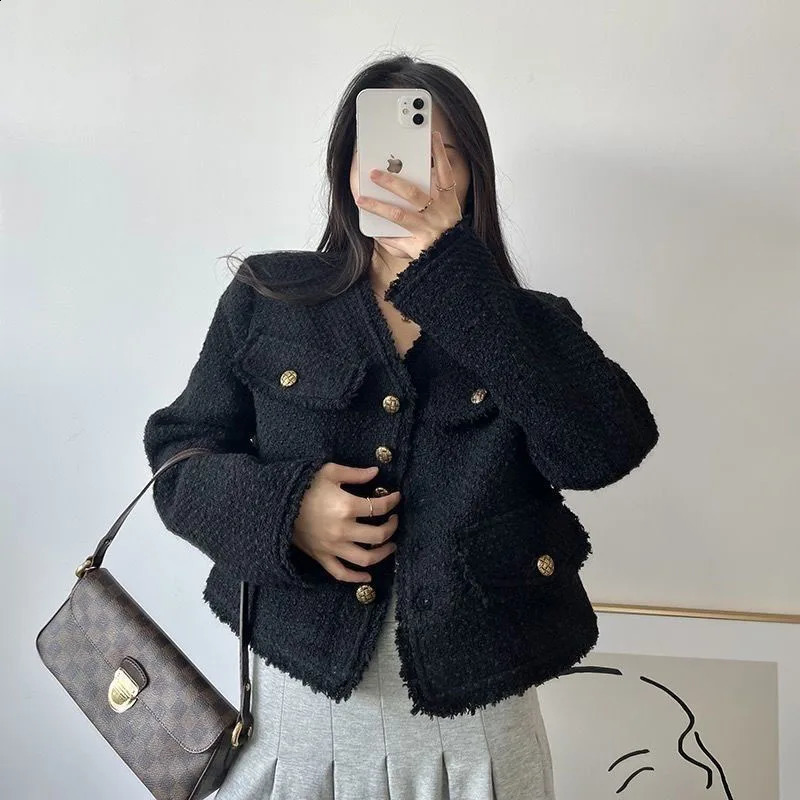 Elegant Korean Black Plaid Tweed Jacket Women Fall Fashion Fringe Single Breasted V Neck Crop Coat All Match Office Lady Outwear 240823