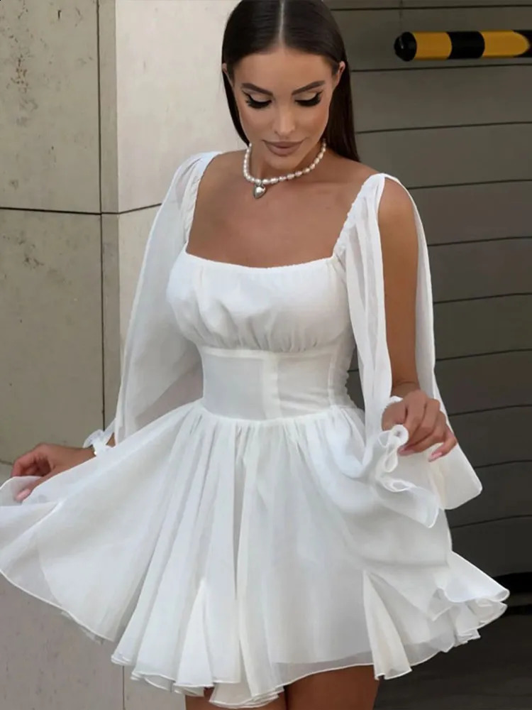 Rouffes blanches plissées creux hors manches longues mini robe sexy couche carrée chic une ligne robe femme élégante vestidos de fête 240822