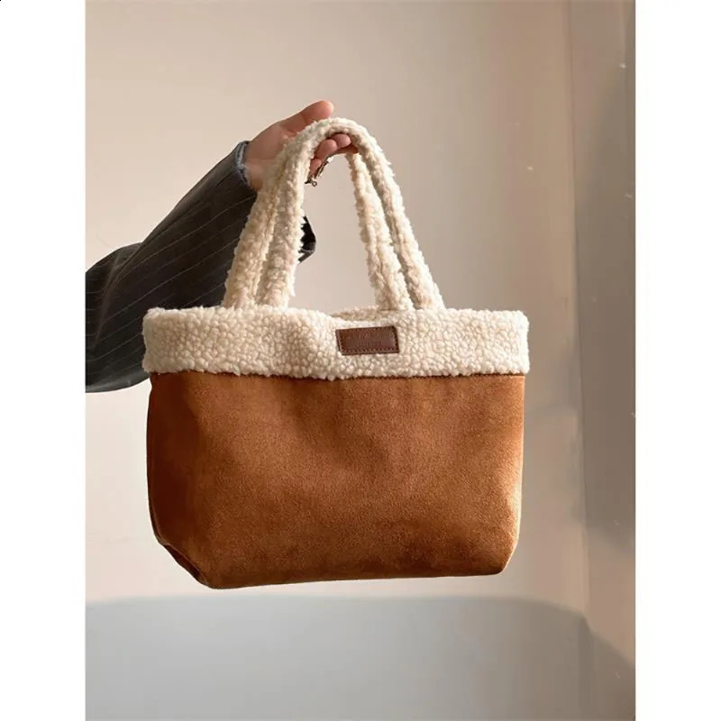 Korean Faux Suede Niche Lamb Wool Handbag High-End Texture Plush Double-sided Portable Bucket Bag Winter Tote Bag 240822