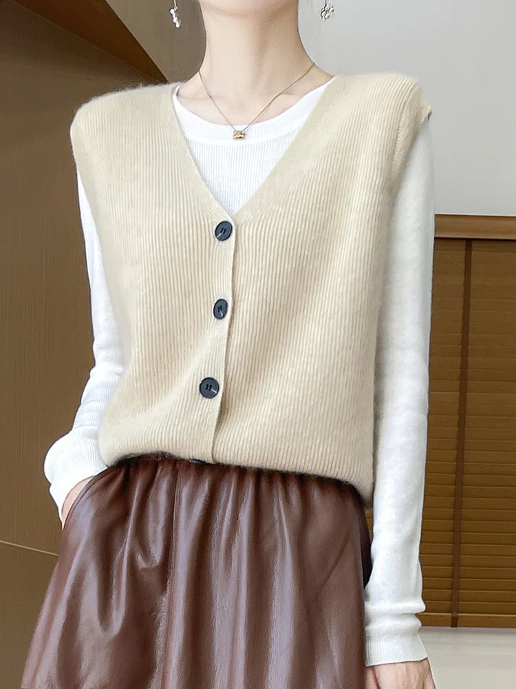 Grande taille d'automne hiver 100% cachemire gilet féminin en V Pull sans manches cardigan sans manche de style décontracté OUTERWEA TOP 240822