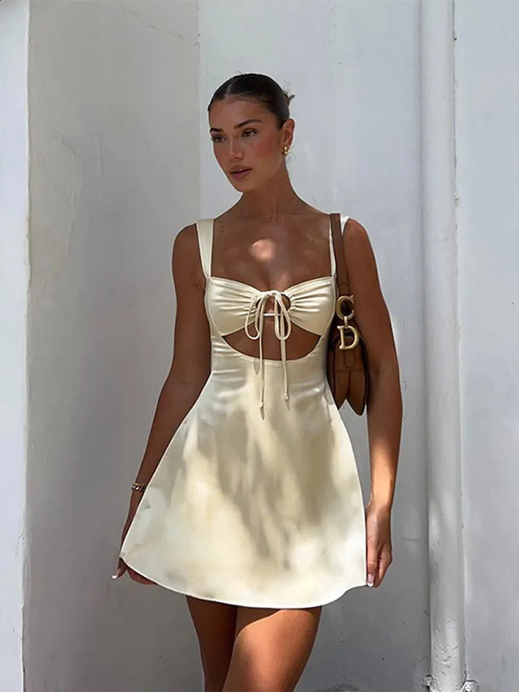 Femmes sexy creux de la robe d'élingue sans manches à manches enveloppe de poitrine enveloppe à lacets mini-robes A-Line Robes de vacances de pla