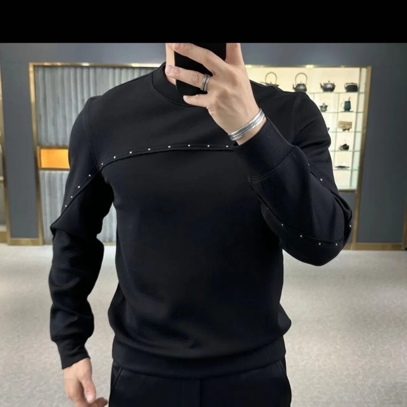 European Mens Autumn and Winter Highquality Hoodie Round Neck Trendy Versatile Long Sleeved for Men 240822