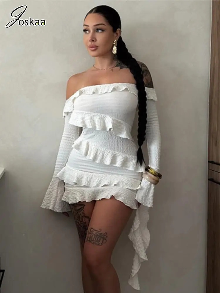 Joskaa Sexy Ruffles Ribbons sans bretelles Mini robe Femme Hipster Off épaule à manches longues Robe de fête d'automne Clubwear 240822