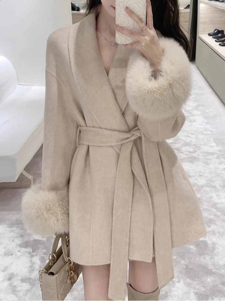 Winter solid Korean wool coat womens patch work elegant retro warm coat womens long sleeved pocket casual coat 240824