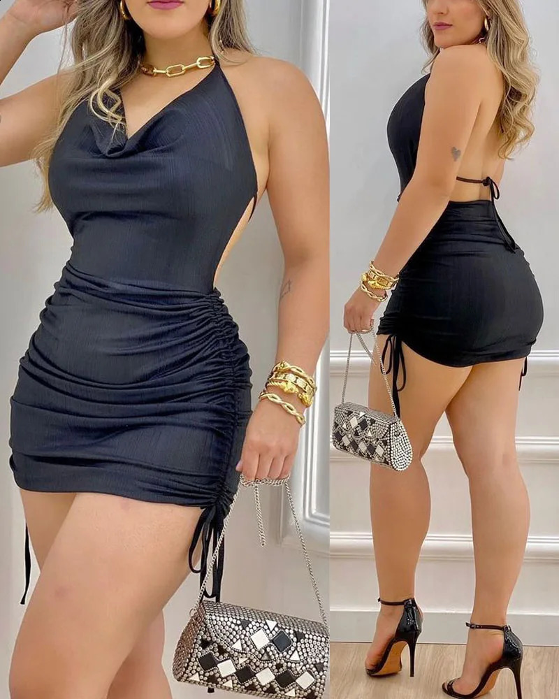 Femme sexy robe de fête solide solide licou yter cols swing backless lacet up shirring mini robe d'été vestime des femmes décontractées 240823