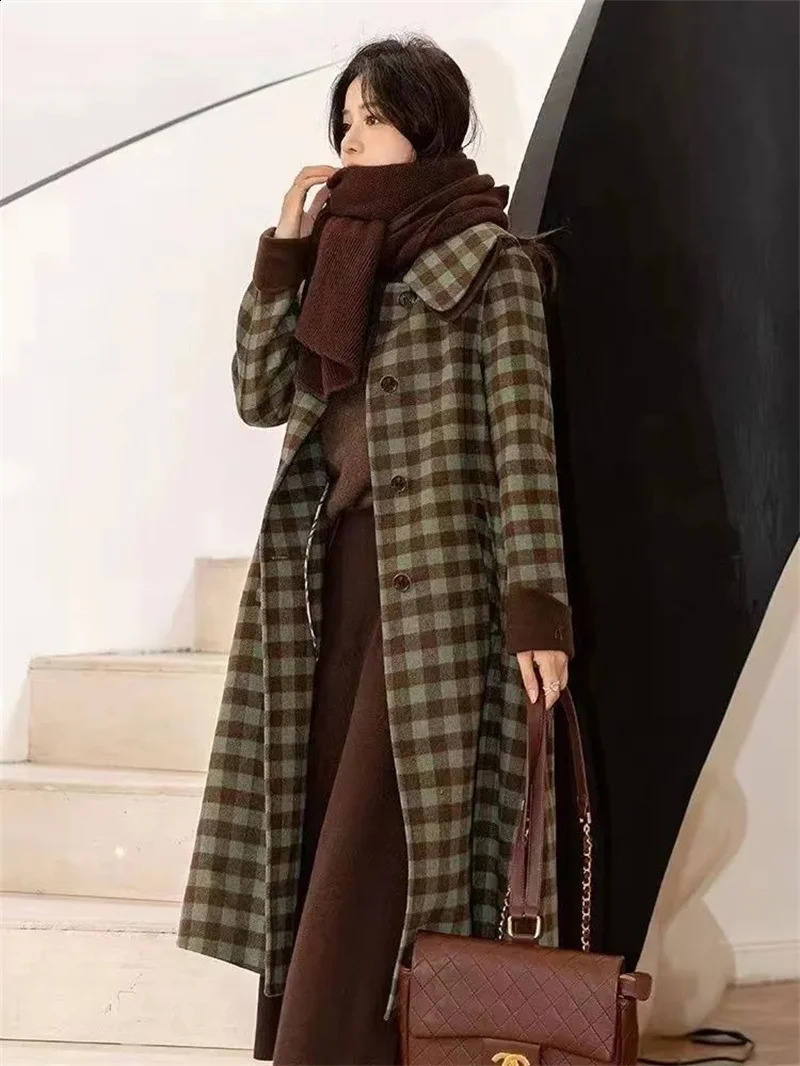 Woolen Coat Womens 2023 Autumn and Winter Suit Medium length Loose Slim Plaid Pattern Top 240823