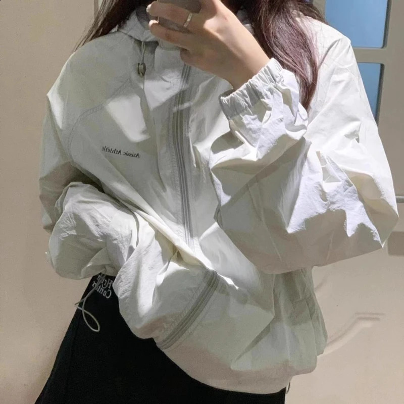 Deeptown Vintage Cropped Windbreakers Jacket Women Korean Fashion Summer Preppy Style Jackets Harajuku Coats Japanese 2000s Tops 240823