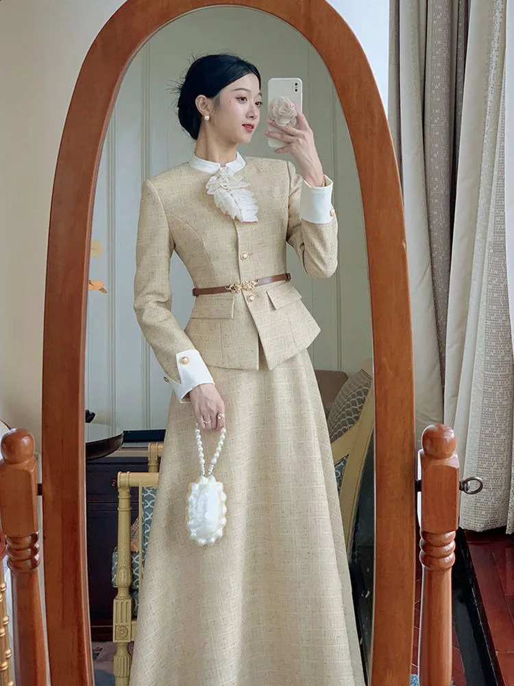 Printemps automne de style français élégant collier vertical de taille serrée robe couleur unie douce robe longue à manches longues 240823