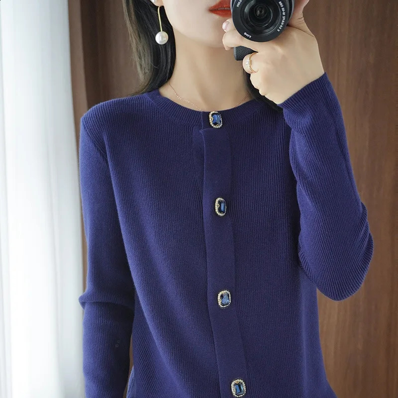 Autumn Winterb Womens Cardigans Oneck Single Breasted Short Slim Lady Dark Blue Knitwear Tops Solid Korean Fashion Cardigan 240824