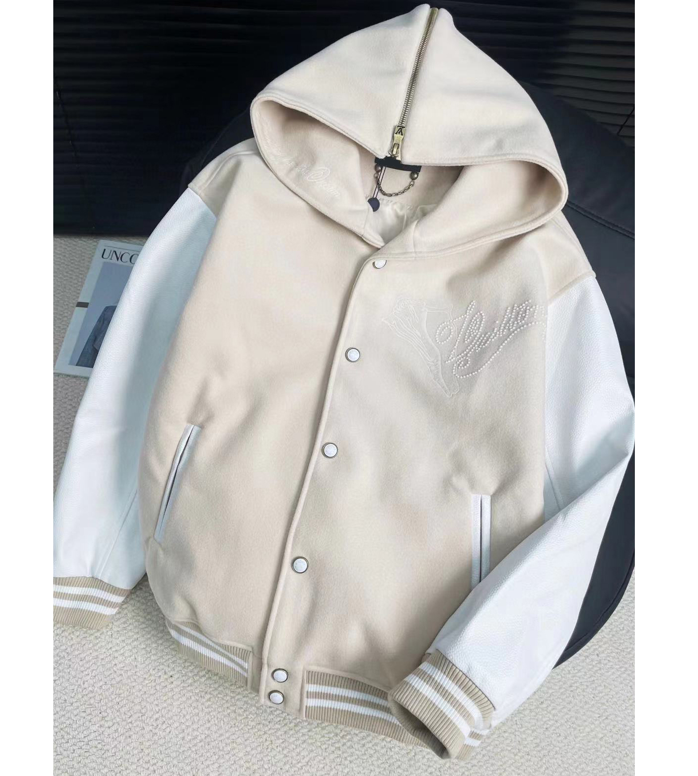 25SS Veste homme style baseball manches en cuir floqué à boutonnage simple chaude manteau universitaire