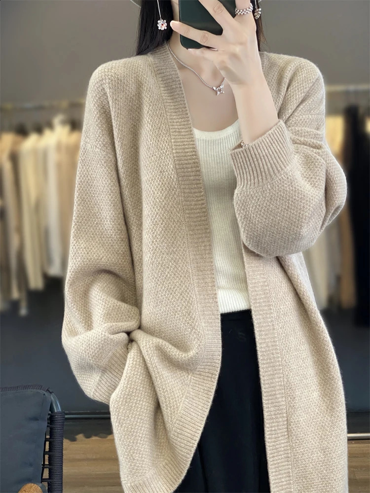Addonee Femmes Long Cardigan Automne Hiver Cashmere Sweater Casual Loose Style Mabille 100 Métrowear en laine Merino Tops de mode coréens 240824