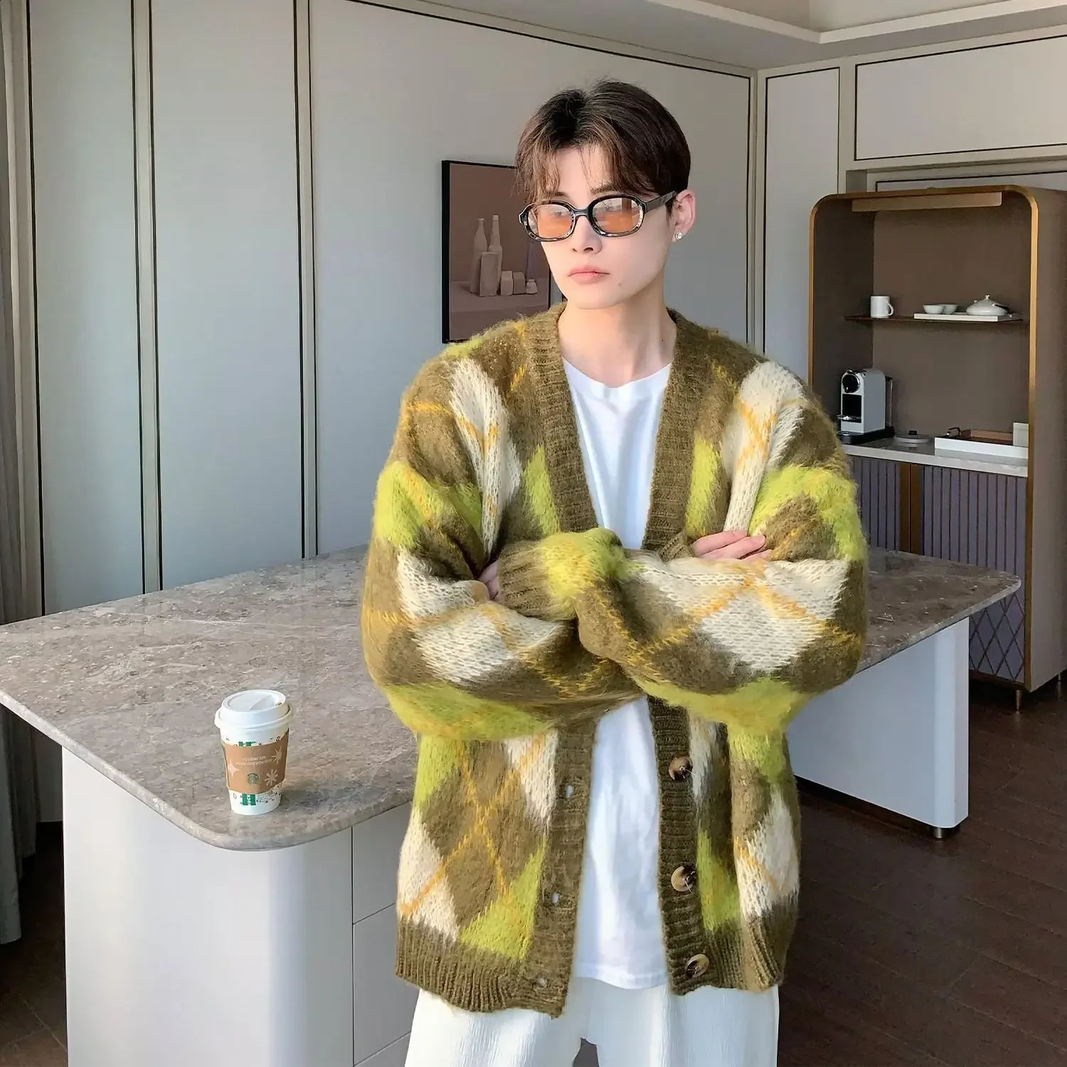 Japanese retro casual style pine green plain weave cardigan knitted top round neck loose fit suitable for mens sweaters 240824