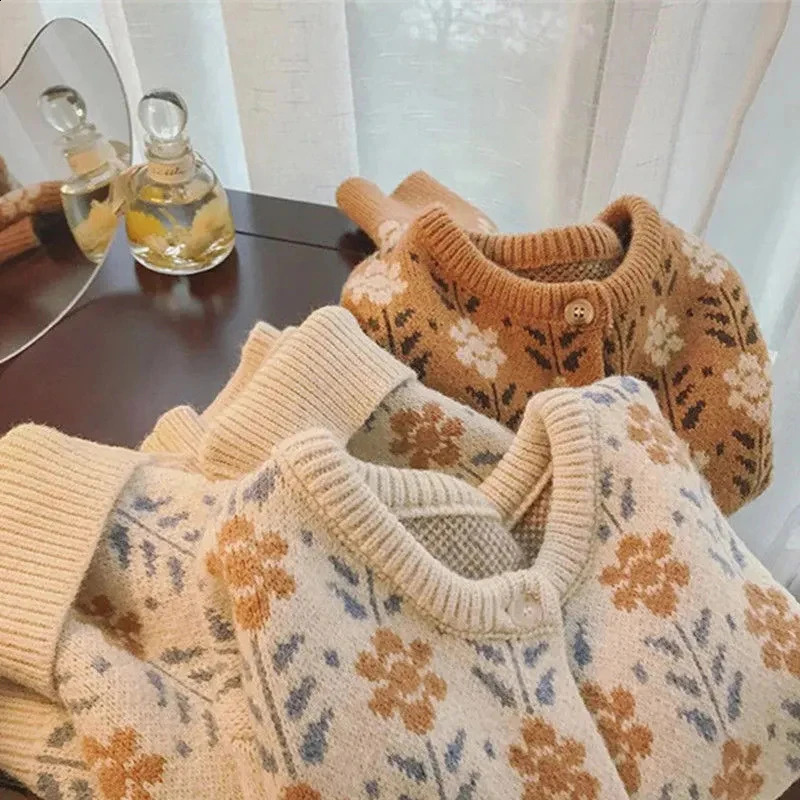 Vintage Floral Knitted Cardigan Women Streetwear Print Sweater Coat Winter Korean Long Sleeve Jumpers Casual Knitwear Tops 240824