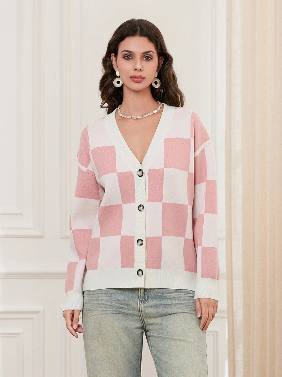 womens autumn and winter knitted cardigan long sleeved V-neck checkered printed knitted sweater selling S-2XL 240826