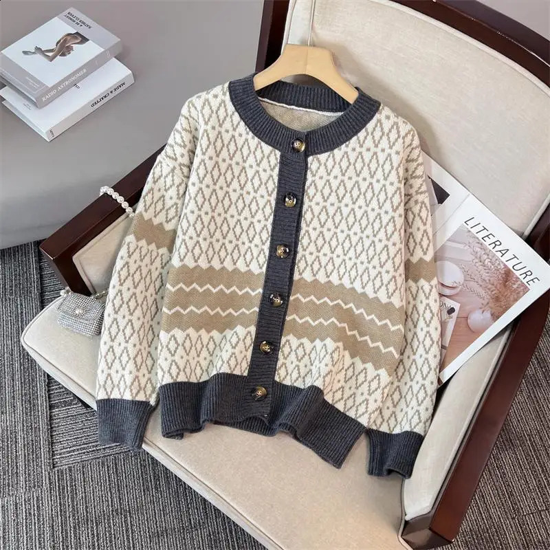 Pull en tricot nature épais pour femmes à manches longues à manches à manches simples à manches simples à poitrine simple 240826
