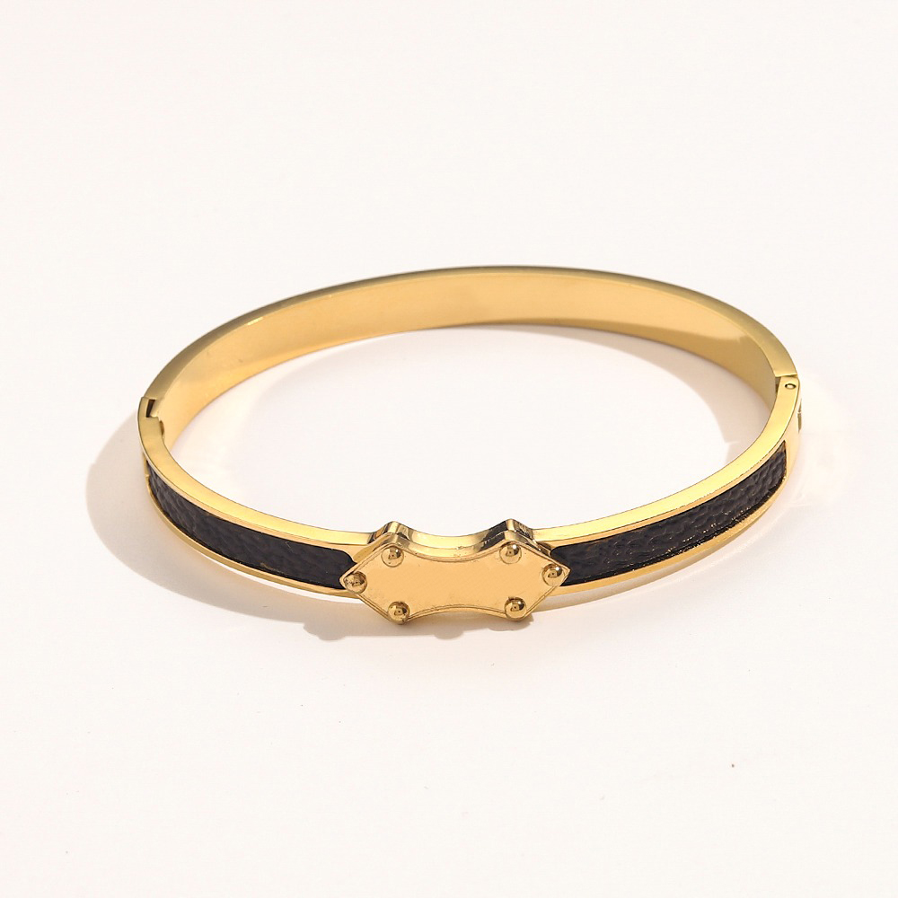 Wholesale Fashion Bracelets Women Bangle Designer Lucky Jewelry Faux Leather 18K Gold Plated Stainless steel Bracelet Womens Wedding Gifts Cuff b
