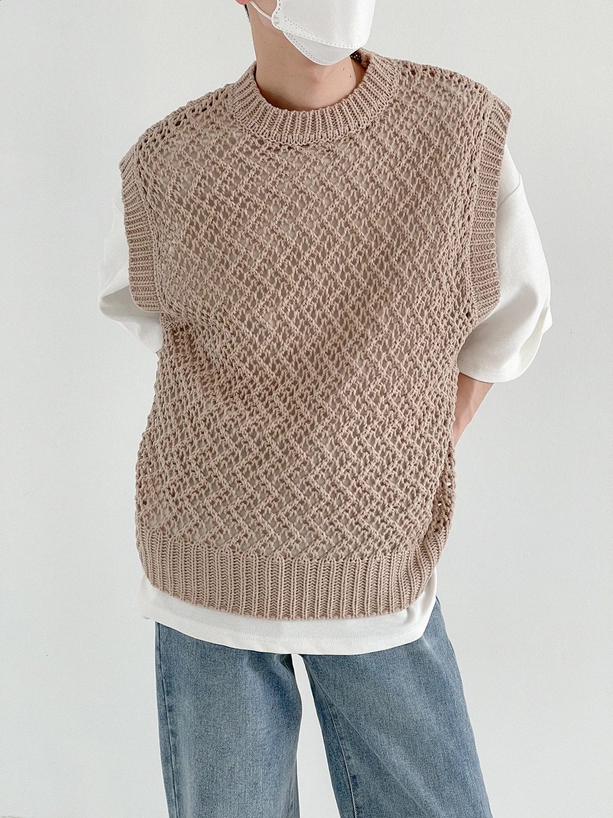 Knitted vest mens fashion Korean style ns round neck handsome woolen vest outer wear loose wild trend casual 240826