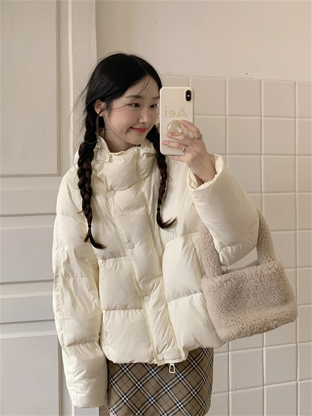 Winter Womens Wear Korean Academy Style with Traf Loose and Thickened Warm Hooded Short Down Coat 240824