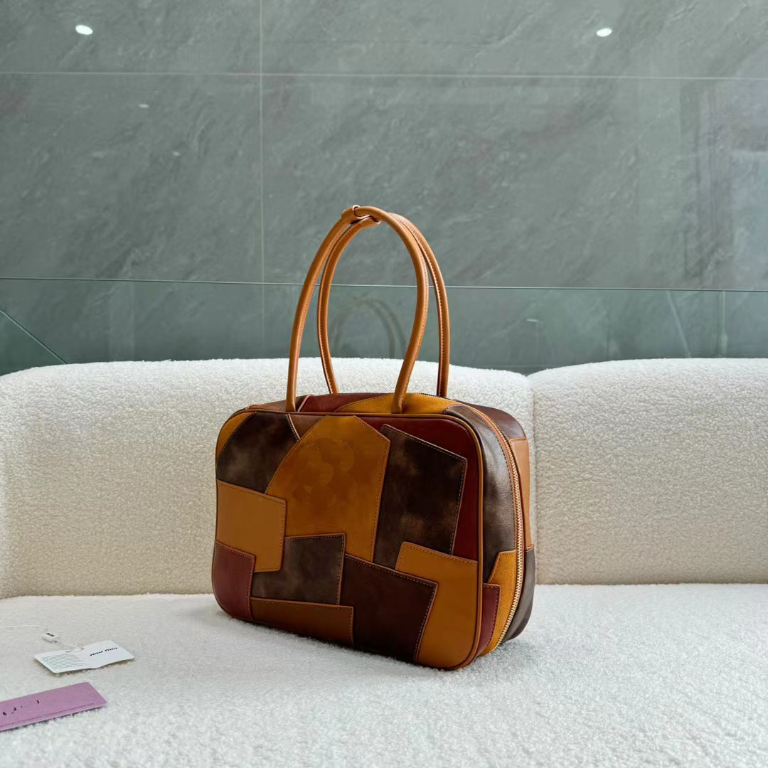 2024 new Crescent pouch new satchel Latest Shoulder Bag Original Luxury Designers monog Handbags Fashions Steamer classics Brief case