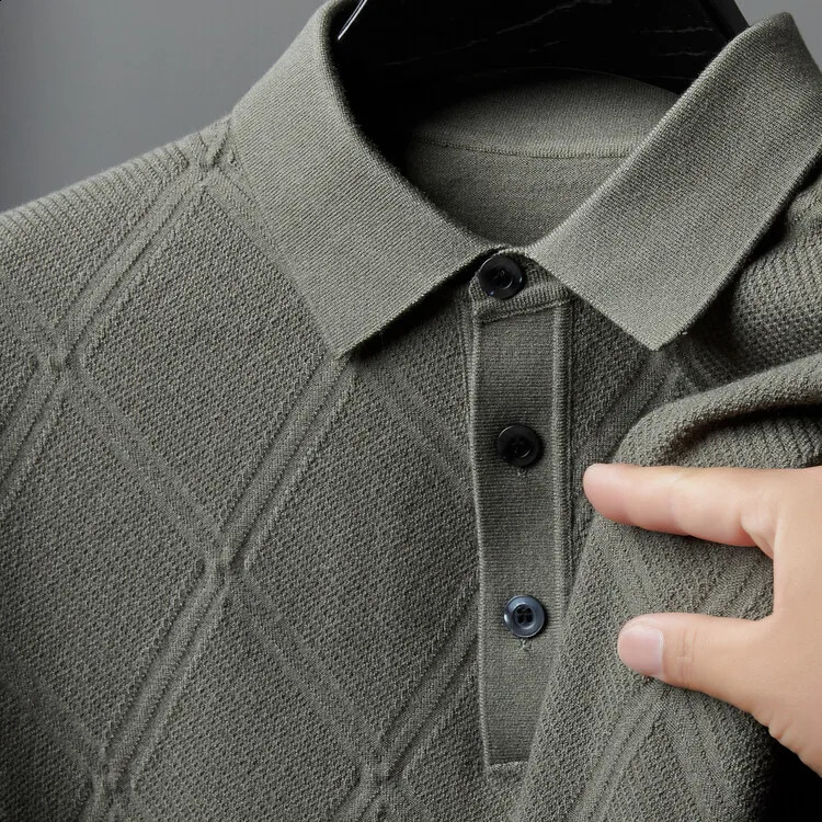 Polo géométrique de couleur continue Polo Mens Business Leisure Daily Commercial Whain Wool Pull Pull de laine pour hommes de haute qualité.24082