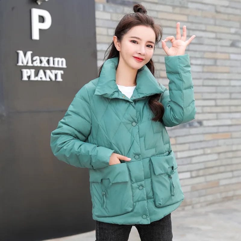 Winter Womens Down Jackets Leisure Fashion Stand Collar White Duck Down Outerwear Ultra Light Thin Short Loose Large Size Coat 240824