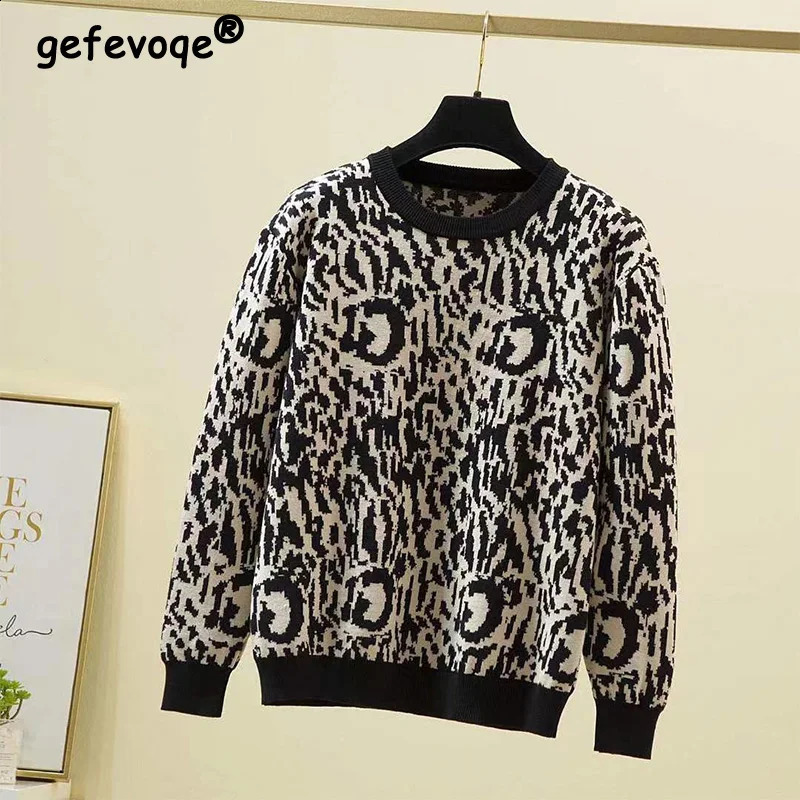 Simplicity Round Neck Thread Sweater for Women Autumn and Winter Plush Interior with Warm Print Long Sleeve Fashion Pullovers 240826