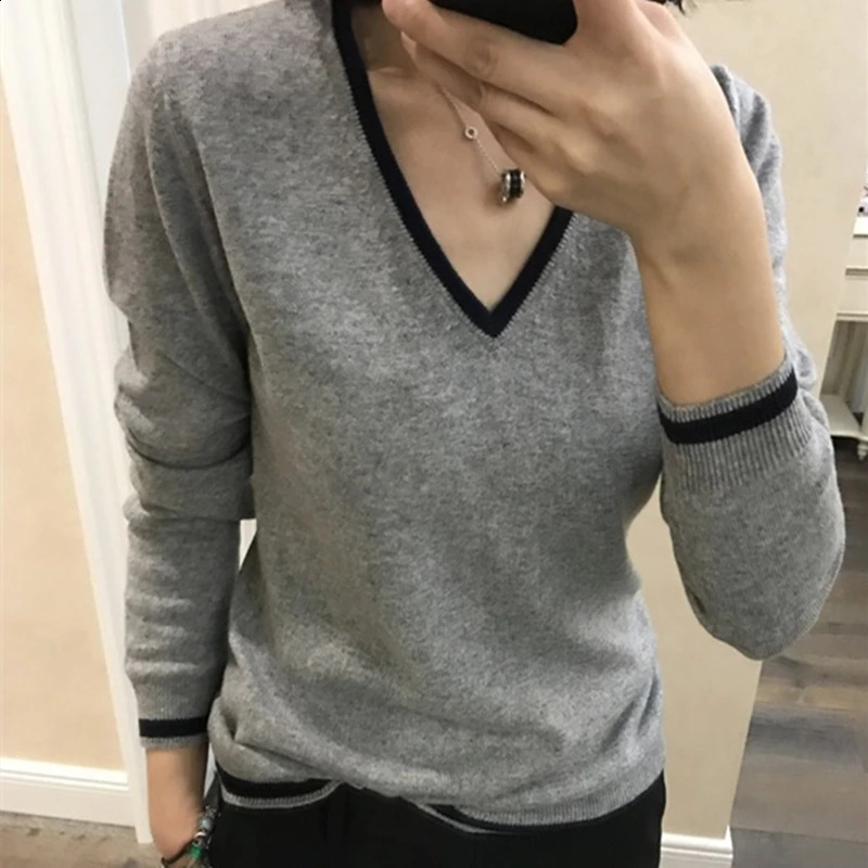 Autumn and winter cashmere sweater womens V-neck sweater loose long sleeved sweater large knitted bottom sweater 240826