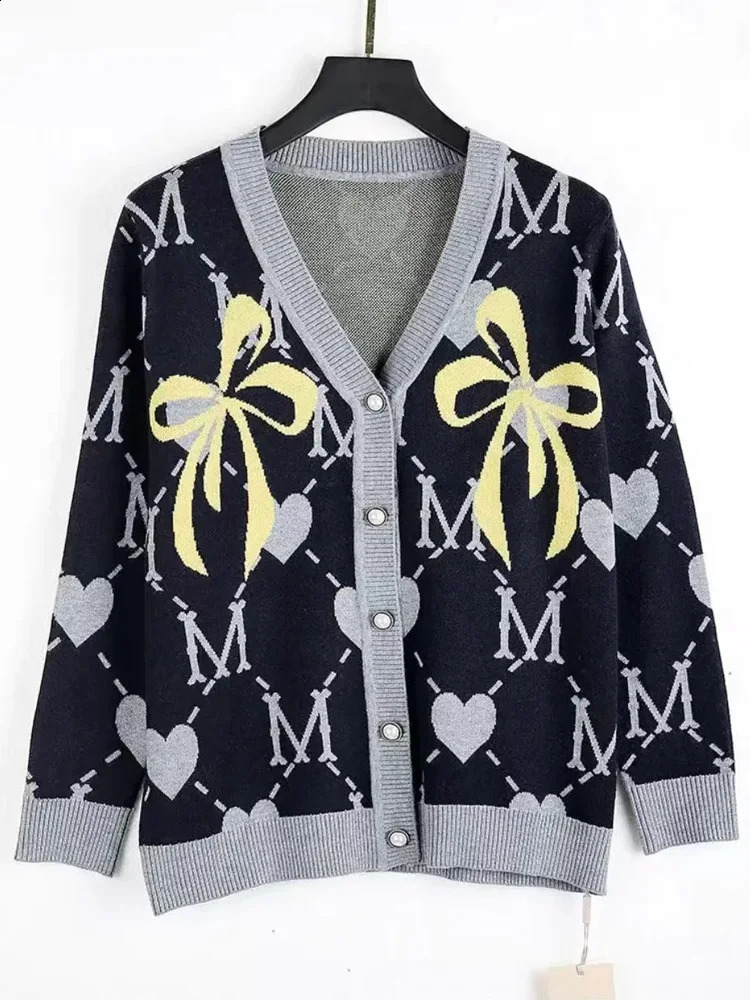 Pull tricoté jacquard à col plat haut cardigan pour femme pour le printemps 2024 pull à manches longues col en v simple boutonnage mode pull 2408