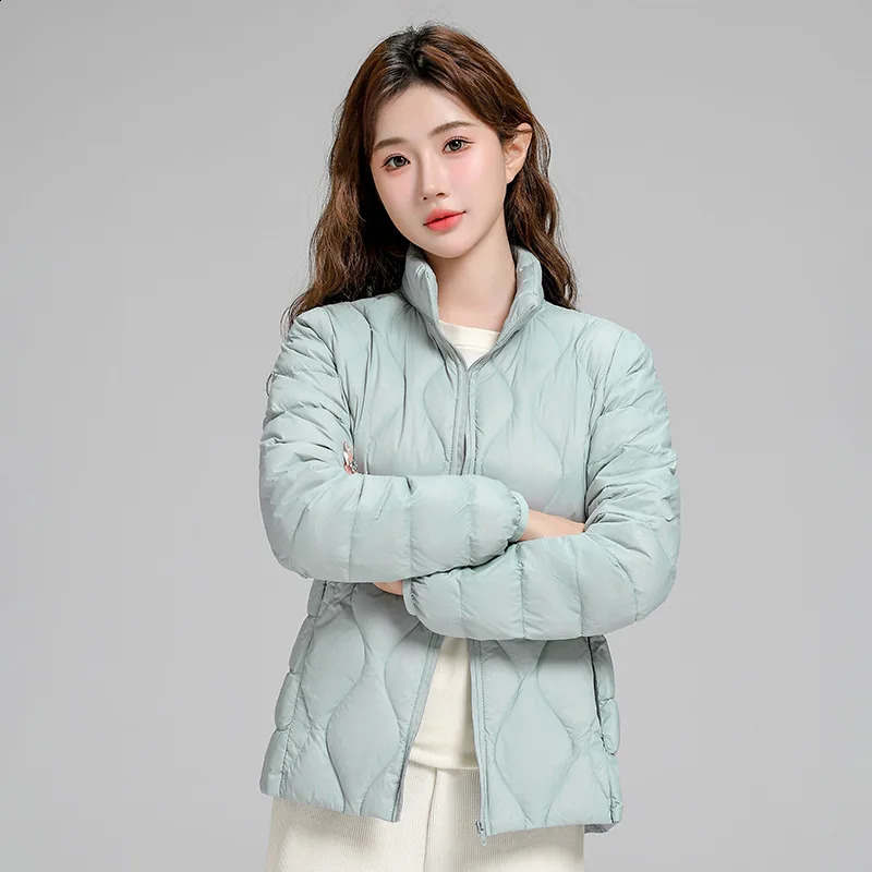 Women Light Thin White Duck Down Coat Autumn Winter Stand Collar Down Jacket Parkas Ladies Short Warm Bigsize Puffer Outwears 240824