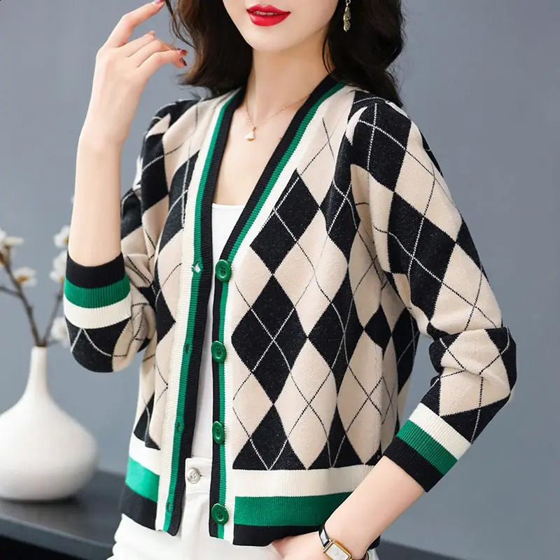 Fashion Argyle Pull en tricot lâche bouton Cardigan Panneau d'hiver d'automne à manches longues Vandes décontractées pour femmes décontractées 24
