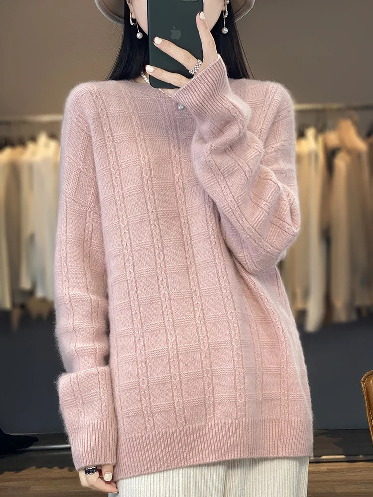 autumn and winter cashmere womens O-neck sweater with retro loose plaid pattern 100% Merino wool knit comfortable and clothing 240826