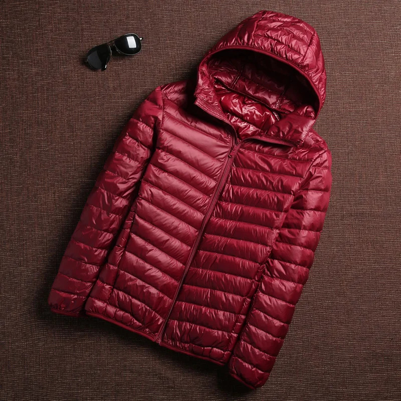 Autumn Winter Men Puffer Jackets Mens Korean Fashion Hooded Ultra Light Packable Water and Wind-Resistant Breathable Down Coat 240826