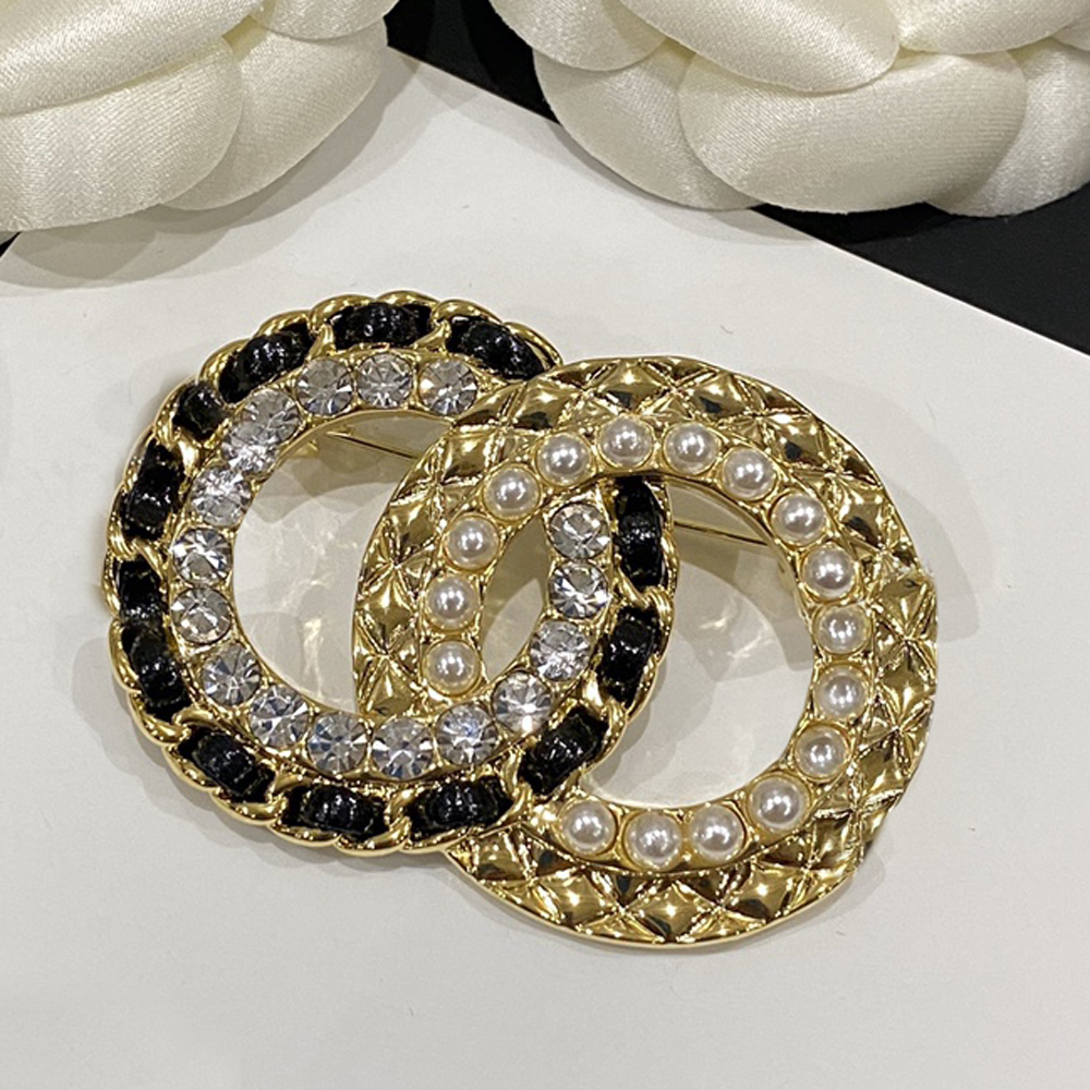 Vintage Diamond Brooches Men Womens Copper Brass Brooch Gold-color Fine Carving Crystal Wedding Dress Pins Jewelry High Quality Wholesale