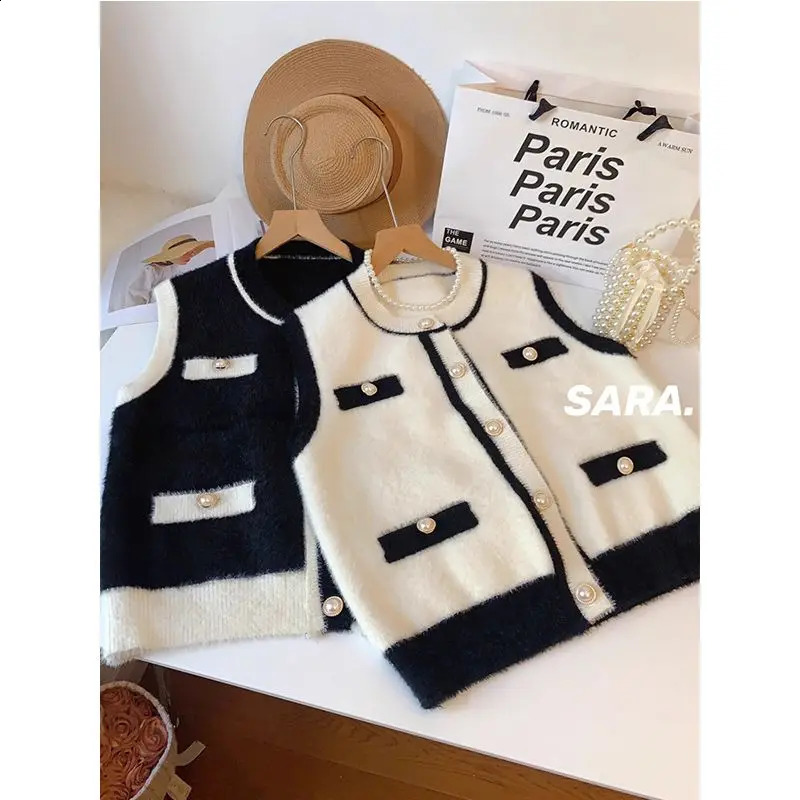 Autumn Winter 2024 Fashionable Buttons Oneck Sleeveless Vests Coat Female Temperament Patchwork Knitting Cardigan Top Tee 240826