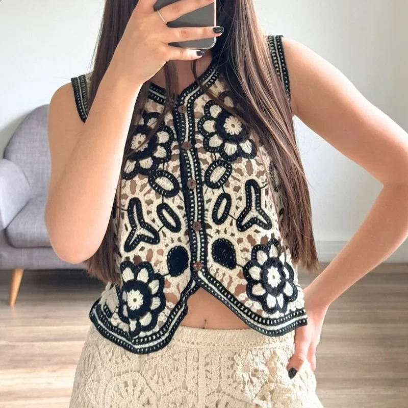 Floral Crochet Vest for Women Sheer Openknit Flower Button Front Sleeveless Jacket Tank Top Summer Vacation Outfit 240826