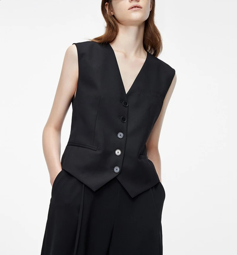 French Black Sleeveless Vneck Suit Vest for Women 2023 Autumn Single Breasted Office Lady Vintage Fashion Female Clothing 240826