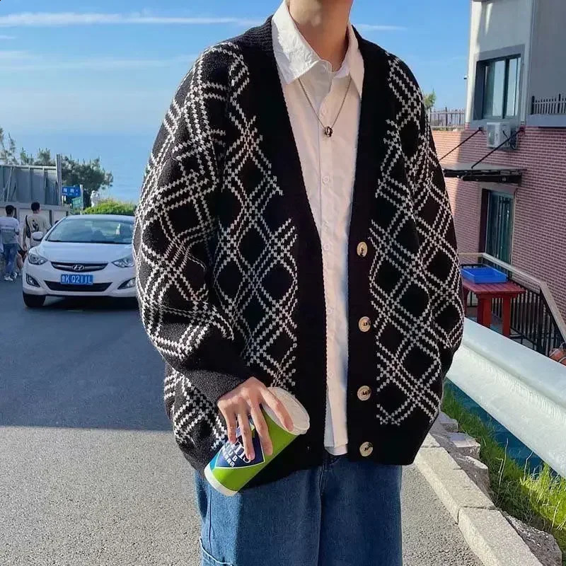 Vêtements pour hommes pull en tricoté Veste pour hommes en veste noire cardigan 2025 MEME MEME CORÉANTES Vêtements d'automne Pull 240827