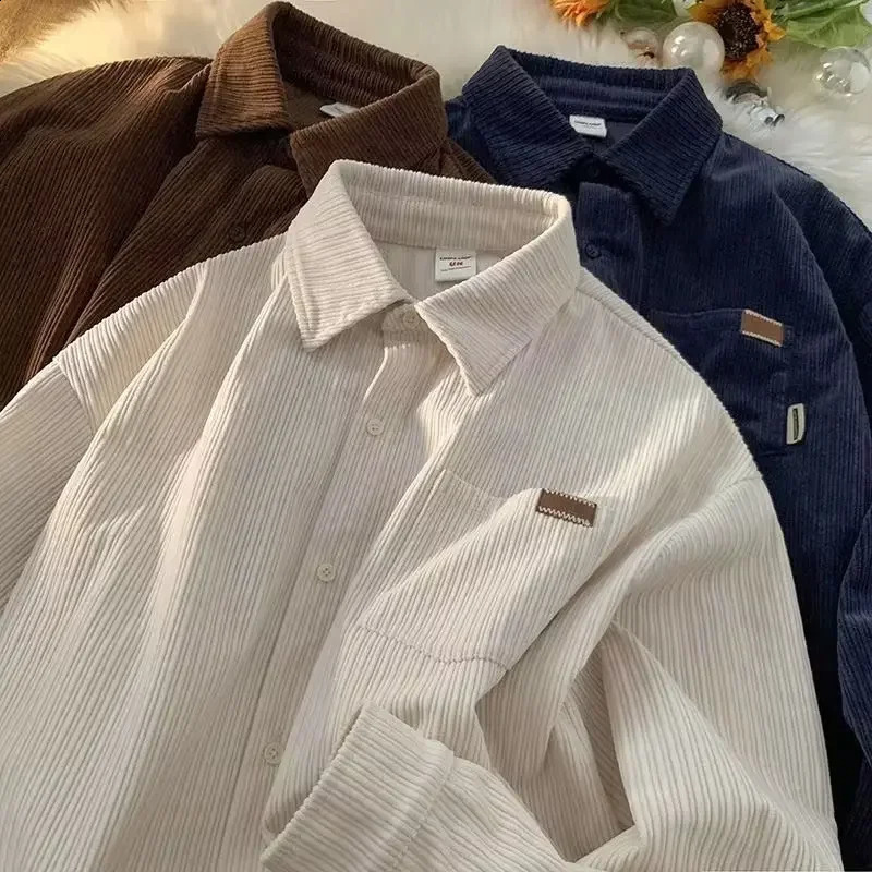 Corduroy mens long sleeved polo shirt retro autumn and winter loose Harajuku casual shirt jacket mens clothing 240827