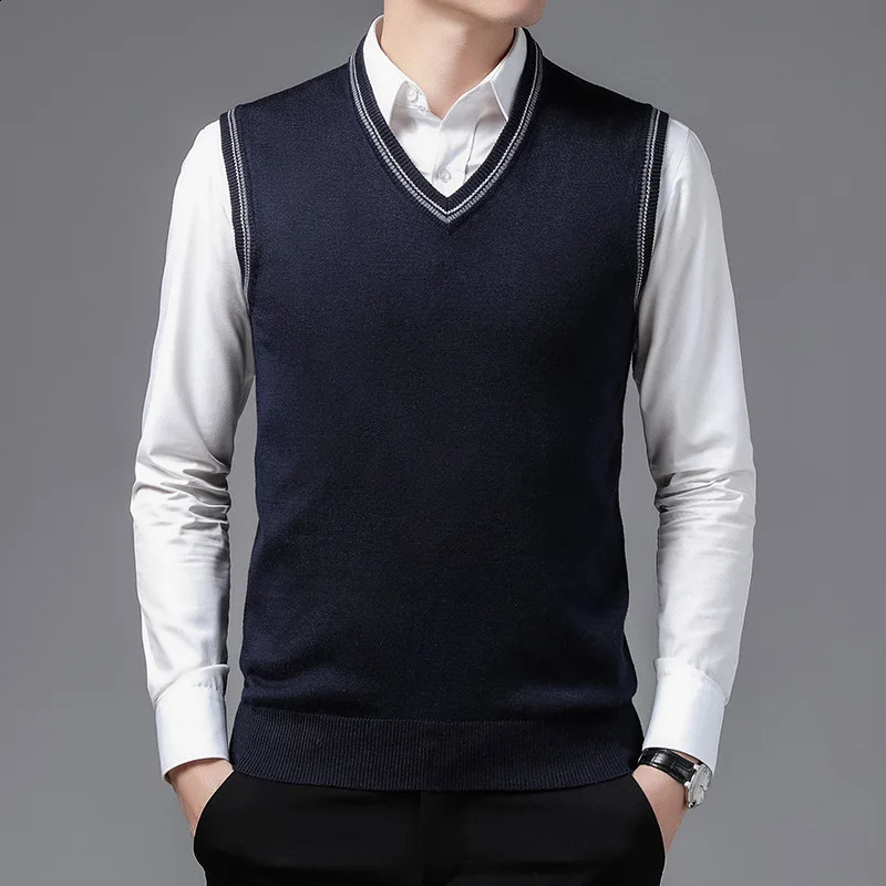 Mens Knitted Chicken Heart Collar Sleeveless Pullover Sweater Middle-aged Mens Solid Color Wool Vest 240826