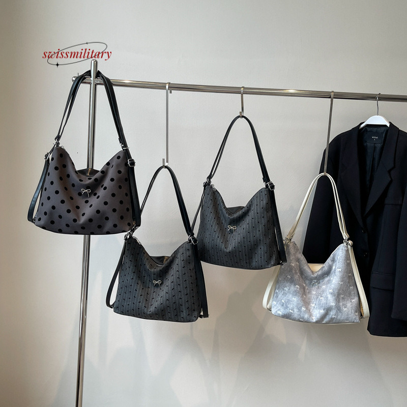 Swissmilitary 2024 Nouveau créneau de niche de grande capacité Sac sous bras, sac à dos à la mode pour femmes, sac fourre-tout n ° 27