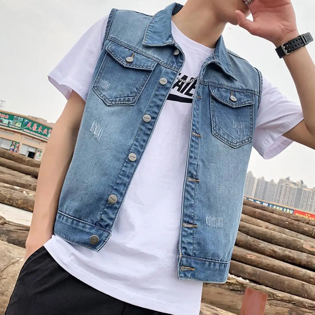 Veste en jean sans manches Waim en jean pour hommes élégants avec trous déchirés Poches Casual Sans Sans mannequin pour un look à la mode 240826